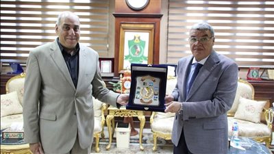 محافظ المنيا يكرم وكيل وزارة القوى العاملة لبلوغه سن المعاش