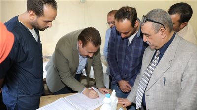 محافظ المنوفية يحيل 29 طبيبًا وإداريًا بمستشفى سرس الليان للتحقيق لتركهم العمل