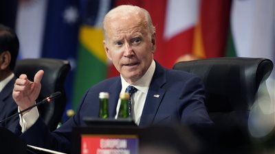 الرئيس الأمريكي يجري مباحثات هاتفية مع نظيره البولندي بعد واقعة الصواريخ