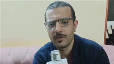 صاحب واقعة الصورة الأشهر مع ابنته داخل المحكمة: كنت حابب الرؤية والنفقة تتم بشكل ودي مع طليقتي | بث مباشر