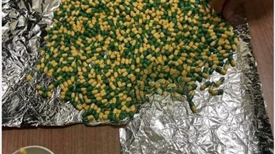 جمارك مطار القاهرة الدولي تحبط محاولة تهريب كمية من الأقراص المخدرة 