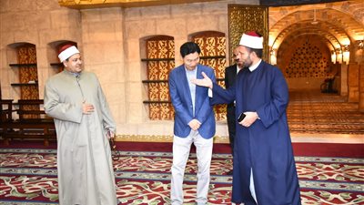 نائب رئيس كوريا الجنوبية يزور مسجد الصحابة بشرم الشيخ على هامش مؤتمر المناخ cop27