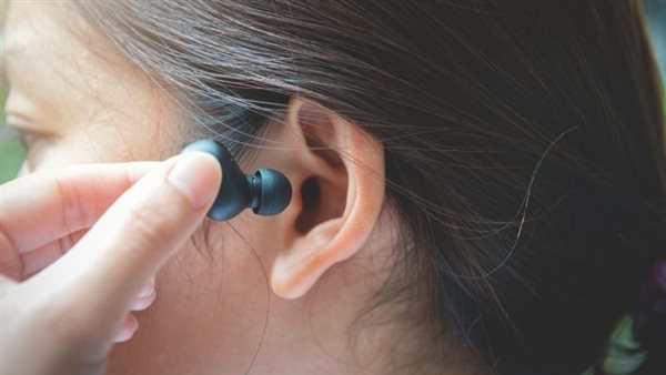 أكثر من مليار شاب