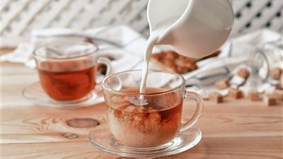 هل الشاي باللبن مضر بالصحة؟.. حقائق عن الراعي الرسمي لمزاج المصريين