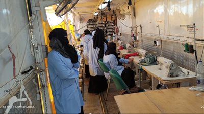 قوى عاملة مطروح تبدأ برامج للتدريب المهني بالوحدة المتنقلة على التفصيل والحياكة