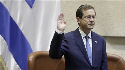  منع الرئيس الإسرائيلي من النزول من طائرته في باريس بسبب حدث أمني 