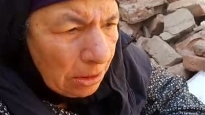 هدموا المقابر ورموا جثث أسرتها.. أرملة بالشرقية تستغيث من بطش جيرانها: نفسي أبنيها قبل ما أموت | بث مباشر