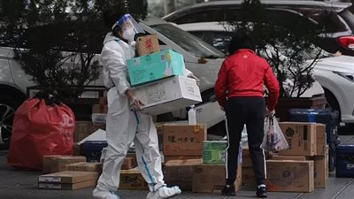 وفاة رضيعة صينية داخل غرفة الحجر الصحي بعد رفض المسعفون علاجها لمدة 12 ساعة 