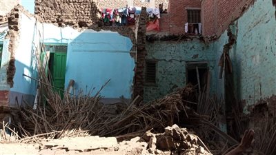 إصابة عامل في انهيار جزئي بأحد منازل سوهاج