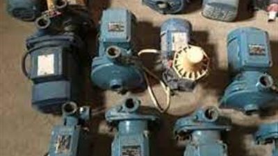 قيّده بالحبال لتضليل الشرطة.. ضبط غفير وصديقه زعما سرقة مواتير مياه من داخل مخزن بـ إمبابة