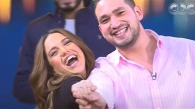 بعد إعلان خطبتهما على الهواء.. من هو يسري علي خطيب رنا رئيس؟ 