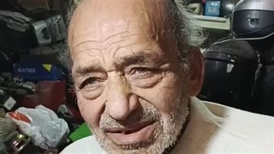 ورثتها عن والدي ومشتغلتش غيرها.. قصة كفاح أقدم صنايعي لتصليح الراديو بالبحيرة| بث مباشر