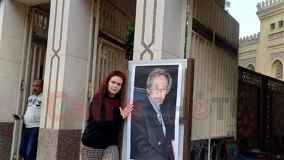 نجل الموسيقار محمد سلطان يستقبل المعزين في مسجد الحامدية الشاذلية | بث مباشر