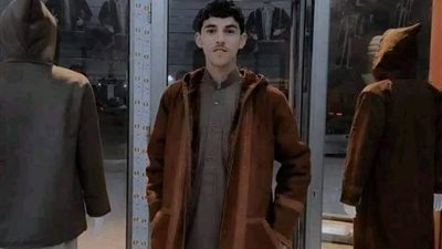 بعد يوم من عقد قرانه.. مصرع شاب وإصابة اثنين إثر انقلاب سيارة بمطروح