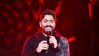 تامر حسني يتألق في حفل عالمي لطلاب الأكاديمية البحرية بالقاهرة الجديدة| صور