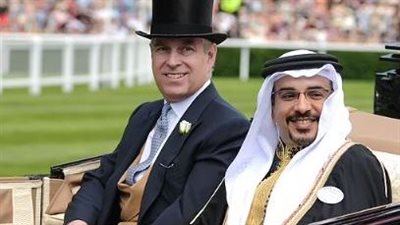 صفقة تجارية أم حث السعودية على زيادة النفط أم إجازة.. لماذا سافر الأمير أندرو سرًا إلى البحرين؟