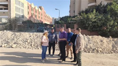 رئيس جهاز 6 أكتوبر يتفقد مشروعات الطرق والمحاور الرئيسية بالمدينة 