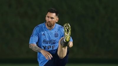 رغم شكوك إصابته.. ميسي يشارك أساسيًا أمام السعودية في كأس العالم