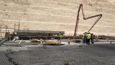 جهاز مدينة أسيوط يبدأ تنفيذ طرق المرحلة الثانية للإسكان المتميز المقامة على 100 فدان