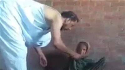 التحريات في واقعة تعدي شخص على والدته بالشرقية: ضاق بمرضها وشيخوختها