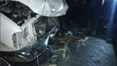 إصابة 3 أشخاص في تصادم 3 سيارات نقل بأسيوط| صور