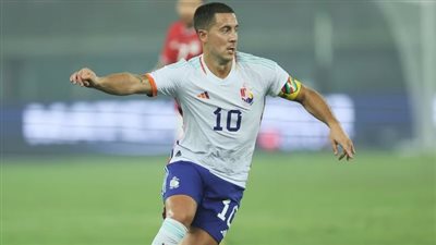 إنه أضخم مني.. هازارد يكشف حقيقة شجاره مع زميله في المنتخب فيرتونخين 