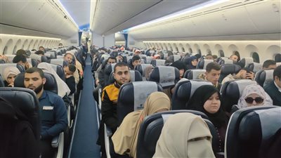 على متن 16 رحلة خاصة.. مصر للطيران تشغل جسرا جويا لنقل 5000 معتمر فلسطيني