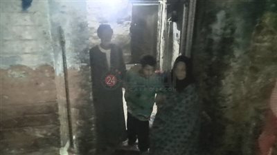 استجابة لـ القاهرة 24.. تضامن المنيا يبحث الحالة الاجتماعية لأسرة استغاثت من انهيار منزلها | صور