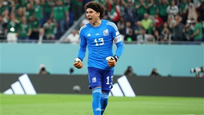 حارس المكسيك: منتخب السعودية يستحق صدارة المجموعة في كأس العالم