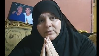 نزل ياكل عيش رجع جثة.. سيدة تكشف عن كواليس دهس أتوبيس لزوجها بالمقطم| فيديو 