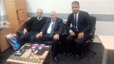 ضبط راكب بمطار القاهرة الدولي بحوزته كوكتيل مخدرات وآخر حاول تهريب 950 