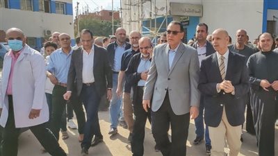 محافظ الشرقية يتفقد مركز الغسيل الكلوي بمستشفى السعديين بمنيا القمح 