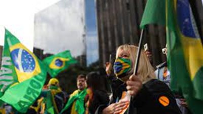 خبراء برازيليون يحذرون من تجمعات كأس العالم: تنشر أحدث موجة لفيروس كورونا