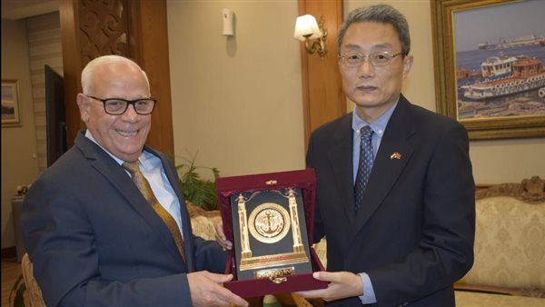 محافظ بورسعيد يستقبل