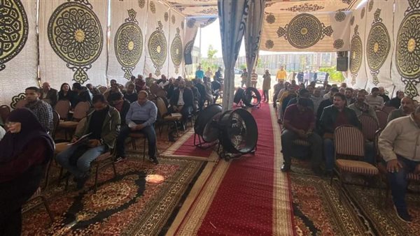 جانب من المزاد