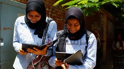 بدء امتحانات الأسبوع الثاني لطلاب الصف الثاني الثانوي بالنظام الإلكتروني