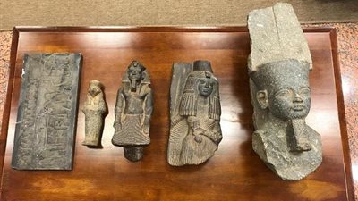 ضبط عاطل وموظف أمن بحوزتهما تمثال فرعوني بطريق شبرا بنها الحر