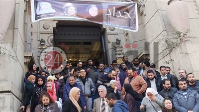 “دم أصحابنا على الأسفلت”.. أطباء دفعة شهيدات المنيا يهتفون بحفل تأبين الطبيبات (صور وفيديو)