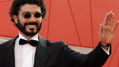 طبيب خالد النبوي يعلن مغادرته المستشفى ويكشف موعد تركيب الدعامة الثانية (صورة)