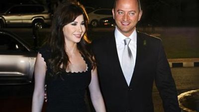 صحفي لبناني: النيابة تحقق مع عاملين بعيادة زوج نانسي عجرم