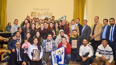 أبناء المصريين بالخارج يزورون معرض “تراثنا” للحرف اليدوية والتراثية (صور)