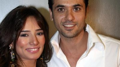 محامي زينة: أحمد عز حصل على مليون دولار في موسم الرياض.. ويرفض دفع مصاريف أبنائه