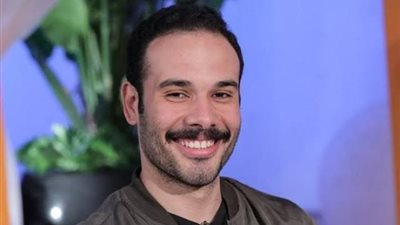 عزوز عادل يدخل “حفلة 9” مع غادة عبد الرازق في فيلا بشبرامنت