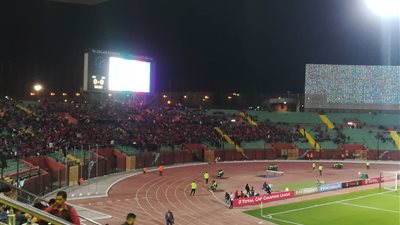 الجماهير تحمس اللاعبين قبل لقاء النجم: “العب برجولة موت على الكورة.. أنت يا أهلي أسطورة” (فيديو)