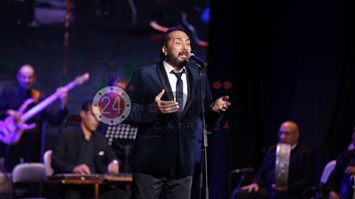 علي الحجار يحتفل بعيد الحب على مسرح جامعة مصر للعلوم والتكنولوجيا