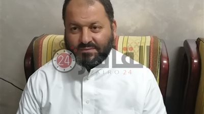 الأب محتضن ابنته بمحطة الإسماعيلية يوضح لـ”القاهرة 24″ ردود الأفعال ويشكر الوزير (فيديو)