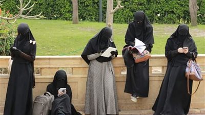 وكيلة القوى العاملة: حظر النقاب لا يتعارض مع الدستور ويجب تعميمه على المؤسسات التعليمية