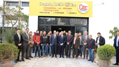 وزير الاتصالات يتفقد مشروع التشخيص عن بعد بجامعة المنصورة