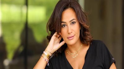 هند صبرى تدعو للمشاركة فى مبادرات تدوير المخلفات.. يوم عائلى بشكل إيجابى (فيديو)