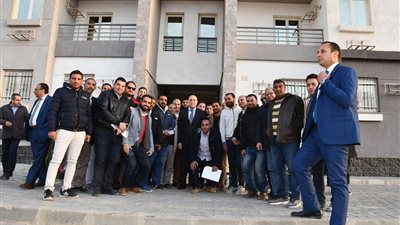 “الجزار” يتفقد مشروعات الطرق والإسكان الاجتماعي بـ “6 أكتوبر” (صور)